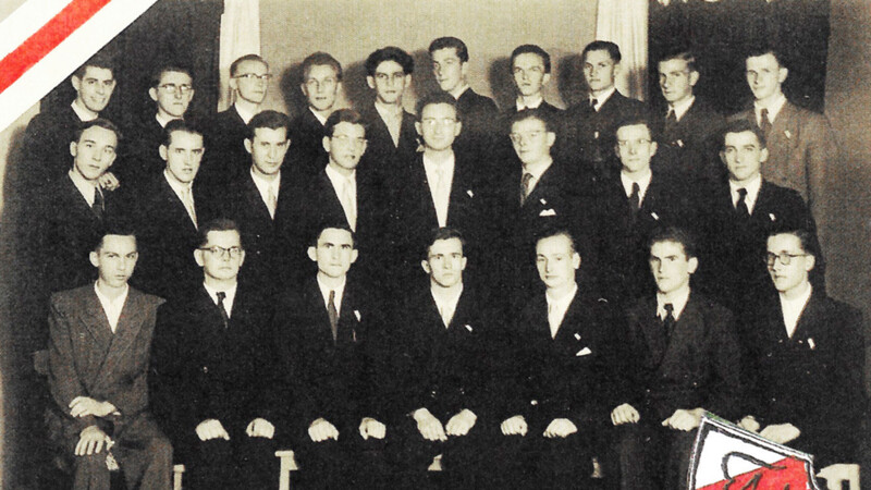 Der Abiturjahrgang 1952 am Turmair-Gymnasium.