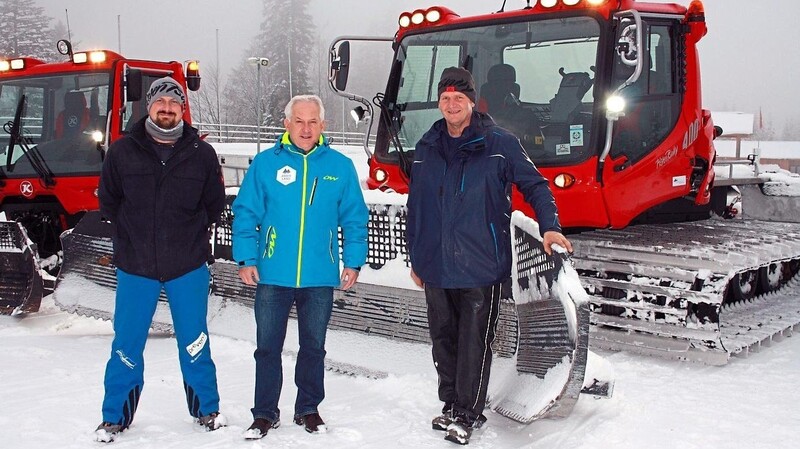 Alexander Wenzl (v.li.), Herbert Unnasch und Michael Kagerbauer freuen sich schon auf die Star-Skijäger von morgen.