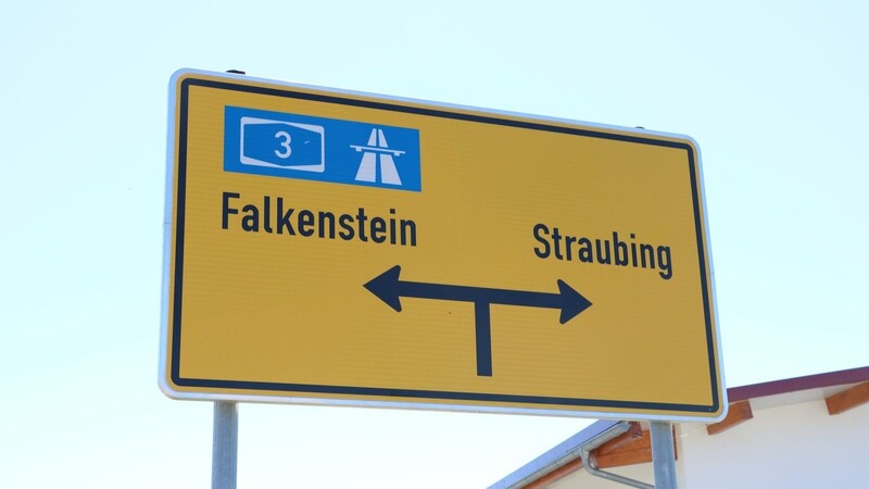 Am Montag wird der Autobahnzubringer zwischen den beiden Zufahrten nach Kirchroth voraussichtlich für zwei Wochen gesperrt.