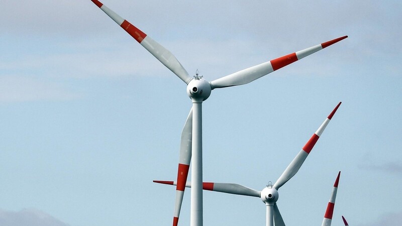 Gleich hinter der Grenze bei Neuaign soll die größte Windkraftanlage Tschechiens entstehen.