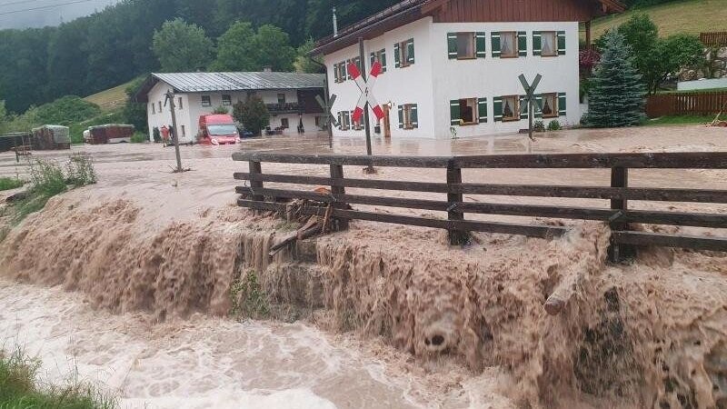 Der Landkreis Berchtesgadener Land hat nach starkem Regen den Katastrophenfall ausgerufen.