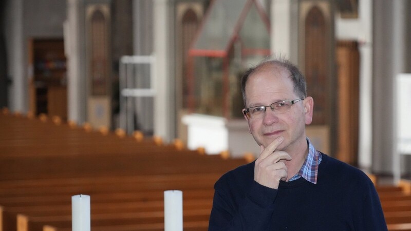 Pfarrer Michael Schlosser in der katholischen Kirche Mariahilf in der Au.