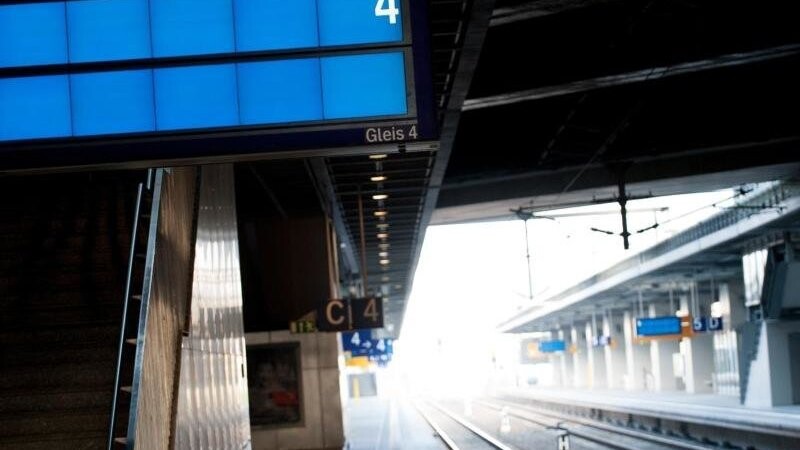 Auch in Bayern wird der Zugverkehr durch den Streik der Lokführer stark ausgebremst. (Symbolbild)