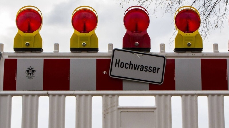 Überschwemmungen und ein Bombenfund haben dafür gesorgt, dass in Ansbach der Katastrophenfall ausgerufen wurde. (Symbolbild)