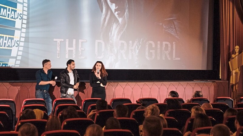Erklären und erkennen, worauf's ankommt: Wie am Wochenende in Türkheim, sind Enrico Saller und Marina Höft weiter mit "The Dark Girl" auf Kino-Tour.