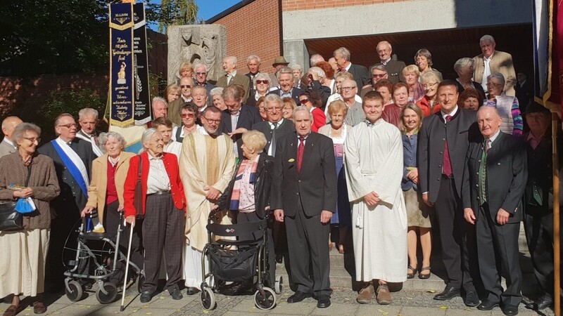 Zum Jubiläum des 45-jährigen Vereinsbestehens fand ein Dankgottesdienst in Sankt Elisabeth in München-Haidhausen statt, den der gebürtige Neukirchner Pfarrer Dekan Thomas Vogl aus Waldsassen zelebrierte.