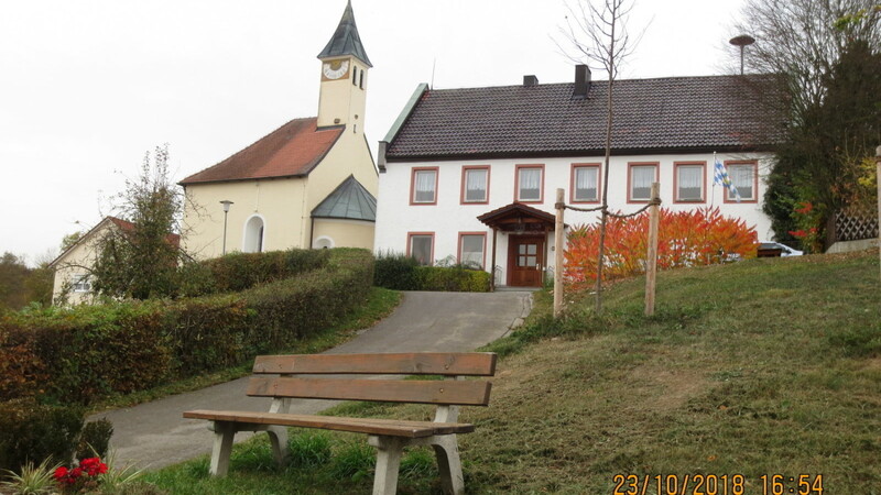 Bei der Bürgerversammlung wurde auch über die Sanierung der Schule Obermiethnach gesprochen.