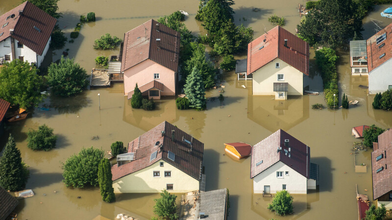 Die Flutkatastrophe im Landkreis Deggendorf zerstörte 2013 zahlreiche Häuser. (Archivbild)