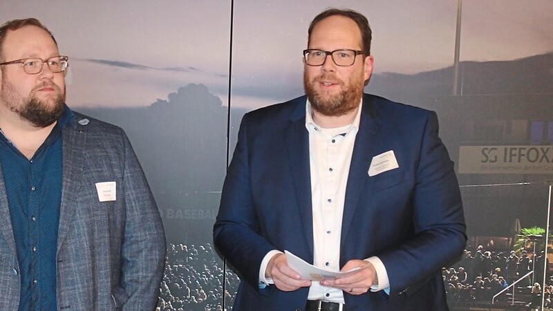 Thomas Harmsen, Geschäftsführer des Oberpfalz Marketing e.V. (r.), und Johannes Böhm vom Experten-Netzwerk "Realizing Progress".