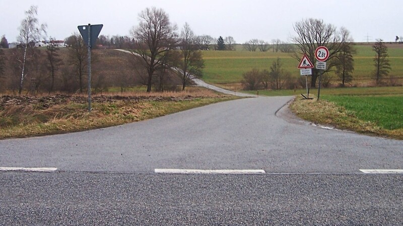 Die Gemeindeverbindungsstraße nach Fahring wird im Frühjahr 2019 saniert.