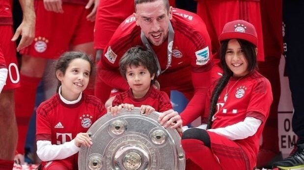 Franck Ribéry posiert immer wieder mit seinen Kindern.
