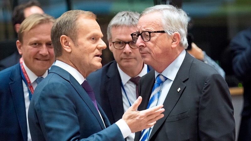 Verärgert über Theresa Mays Auftritt: Ratspräsident Donald Tusk (l.) und Kommissionschef Jean-Claude Juncker planen für einen harten Brexit.