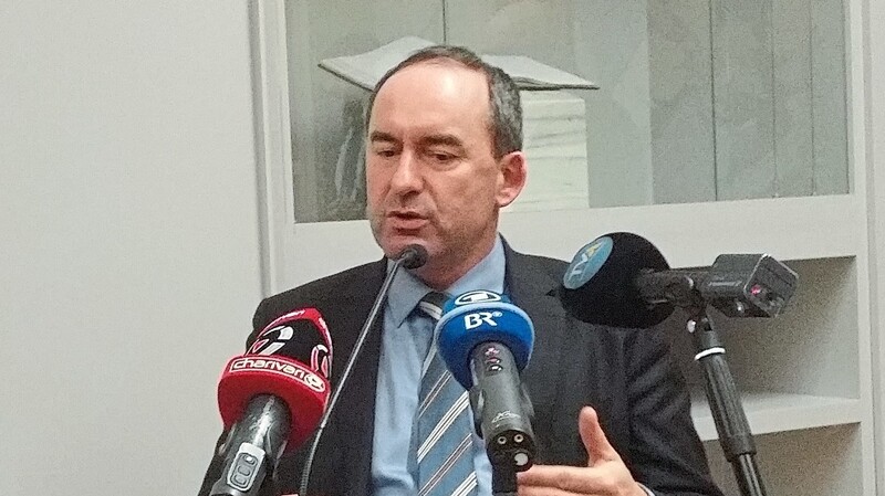 Bayerns Wirtschaftsminister Hubert Aiwanger im Presseclub Regensburg.