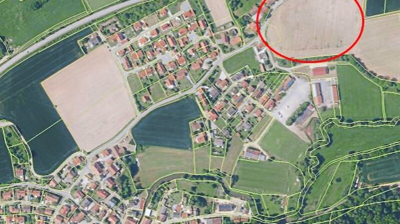 Die Aufnahme zeigt das Areal an der Falkensteiner Straße (roter Kringel), gegen dessen Überplanung sich das Bürgerforum ausspricht.