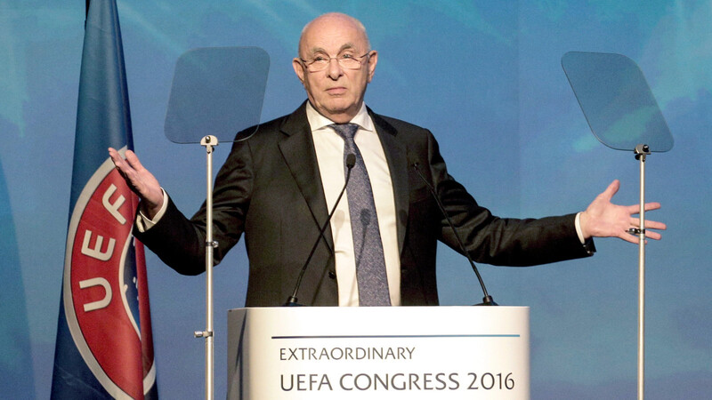 Vorsitzender des KNVB und Uefa-Kenner: Michael van Praag.