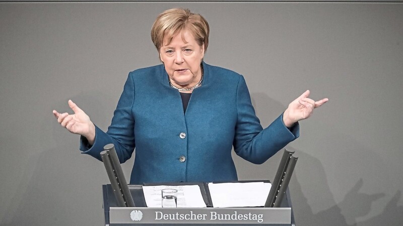 Angela Merkel (CDU) verteidigt bei der Generaldebatte entschieden eine multilaterale Außenpolitik.