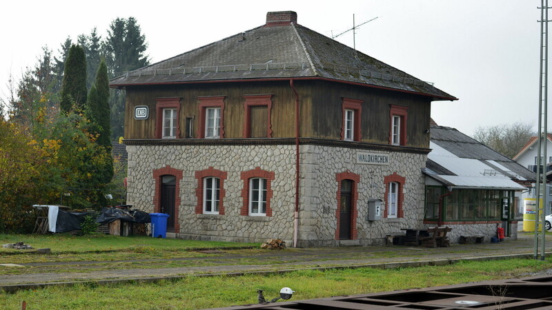Für 300 000 Euro soll der denkmalgeschützte Bahnhof in Waldkirchen hergerichtet werden.
