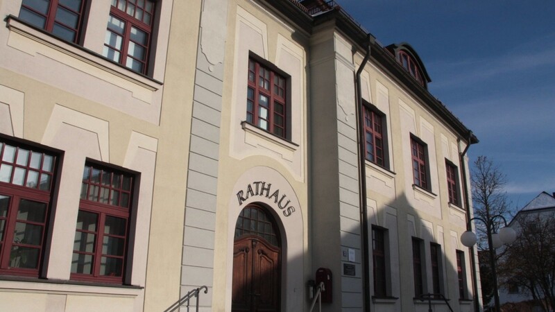 Im Viechtacher Rathaus fand am Montagabend die Hauptausschusssitzung statt. Mit knapper Mehrheit kam am Ende ein Empfehlungsbeschluss an den Stadtrat zusammen, dem diesjährigen Haushalt zuzustimmen.