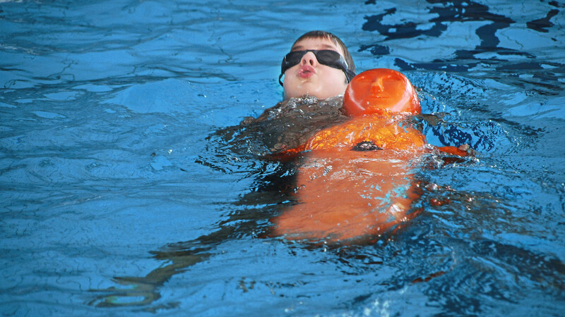 Bei den Meisterschaften im Rettungsschwimmen stellten die Mitglieder des Ortsverbandes Wörth/Hofdorf ihr Können unter Beweis.
