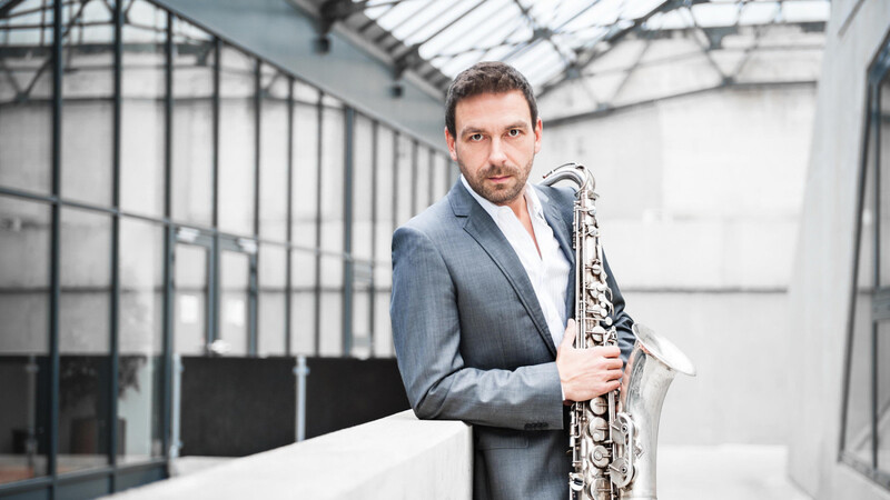 Kulturpreisträger Thorsten Skringer bietet am 23. April ein kostenloses Saxophon-Schnuppern in an.