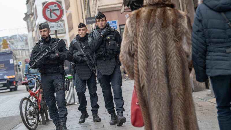 Die Anti-Terror-Spezialisten der Pariser Staatsanwaltschaft haben nach dem Angriff in Straßburg die Ermittlungen übernommen.