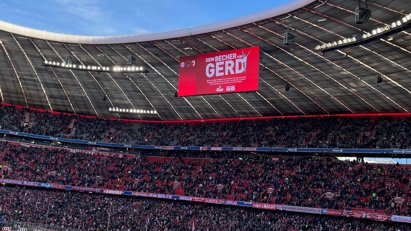 Die Fan-Aktion "Dein Becher für Gerd Müller".