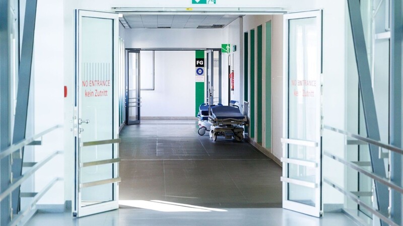 Die Bundesländer Bayern, Nordrhein-Westfalen und Schleswig-Holstein wollen die geplante Krankenhausreform auf ihre Verfassungsmäßigkeit überprüfen lassen.
