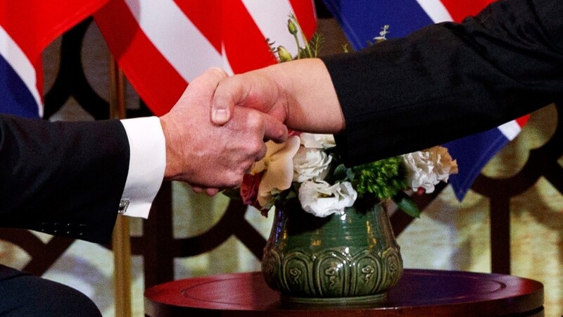 US-Präsident Donald Trump und der nordkoreanische Machthaber Kim Jong Un haben sich am Mittwoch in Hanoi getroffen.