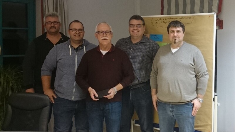 Arbeitskreisleiter Willi Zirngibl (Mitte) mit den Mitgliedern des "Arbeitskreises Energie im Regionalentwicklungsverein Straubing-Bogen".