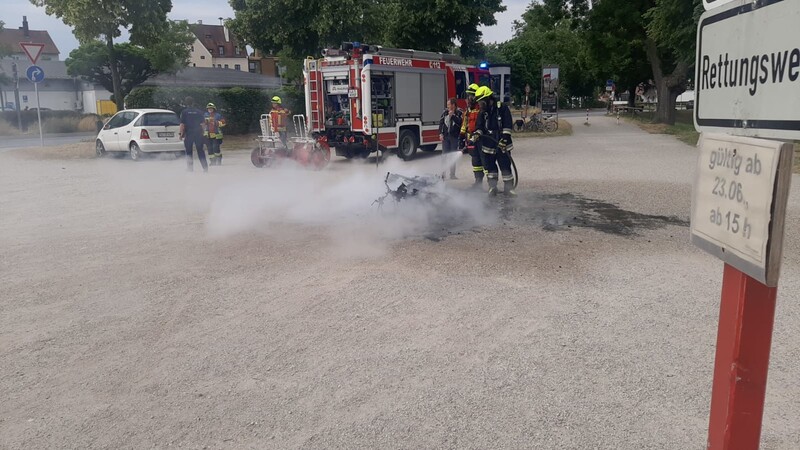Am Montagmorgen ist auf der Grieserwiese ein Motorrad in Brand geraten.