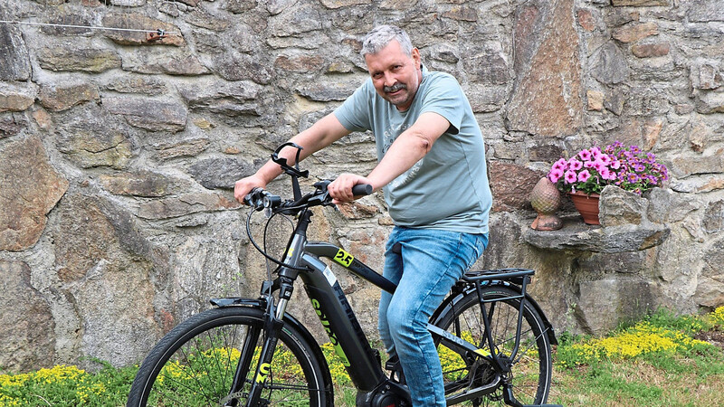 Für Siegfried Kandler geht es nach der Schockdiagnose "Leukämie" nun wieder bergauf. Fahrradfahren hilft ihm beim Muskelaufbau, sein Immunsystem und sein physisches und psychisches Wohlbefinden zu stärken.