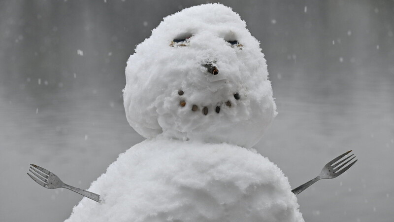 Der erste gescheite Münchner Schneemann dieser Wintersaison.