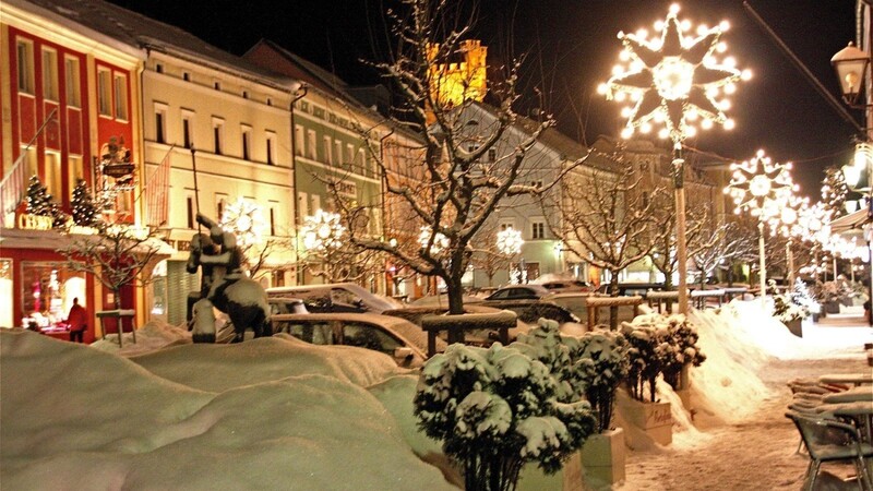 Was zum Träumen: Nachdem seit Jahren "weiße Weihnacht" in Furth sehr selten geworden ist, hier Eindrücke, wie das Herz der Grenzstadt um die Feiertage rum mit Schnee aussieht.