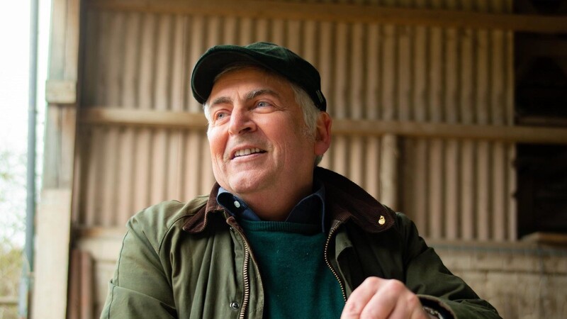 Agrartechniker Martin Häusling sitzt seit 14 Jahren für die Grünen im EU-Parlament und ist agrarpolitischer Sprecher der Fraktion. Seit 1988 betreibt er den "Kellerwaldhof" in Hessen nach Bioland-Richtlinien.