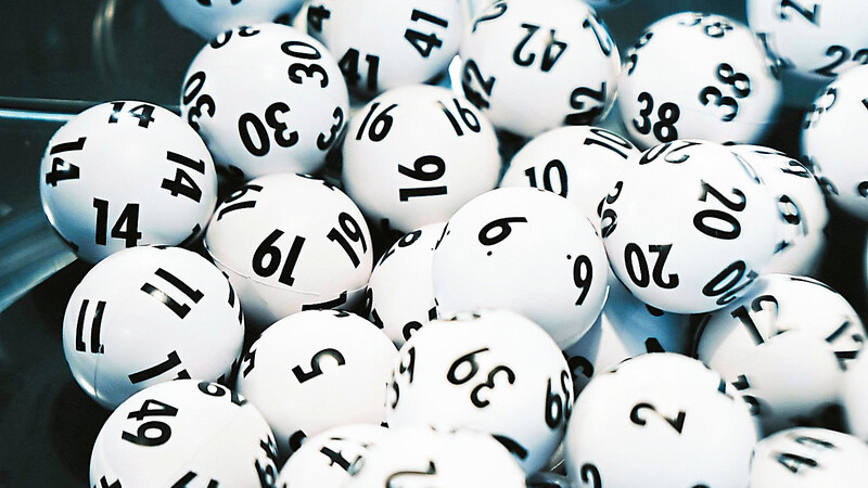 Mit angeblichen Lottogewinnen wurden die Geschädigten dazu gebracht, den Tätern größere Geldbeträge zur Verfügung zu stellen.