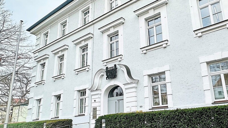 Rund 50 Menschen sind heute im Gebäude des Sozialgerichts in der Seligenthalerstraße beschäftigt, das einst für das Oberversicherungsamt errichtet wurde.