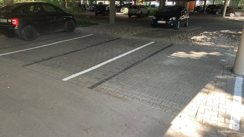 Im Zuge der Sanierung sind einige Parkplätze im Parkdeck breiter geworden.
