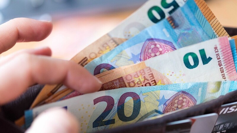 Aus einem Geldbeutel, der auf dem Tisch lag, hatte der 21-Jährige 50 Euro entnommen.