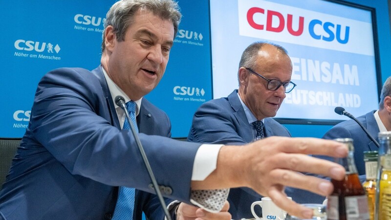 CSU-Chef Markus Söder (l.) und CDU-Chef Friedrich Merz sind sich einig bei ihren Attacken auf die Ampel-Regierung. Die Parteichefs werben für die Union als einzige echte Alternative.