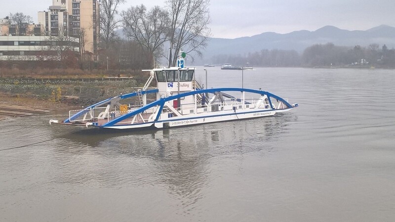 Die Donaufähre "Posching" erlebte am Donnerstag ihren Stapellauf.