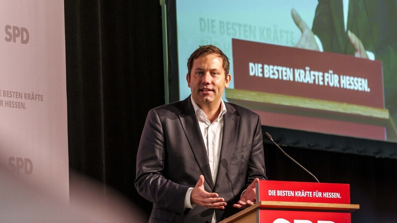 Klingbeil kündigt an, "die SPD in der Bundesregierung" werde auf eine Erhöhung auf bis zu 14 Euro im kommenden Jahr drängen.