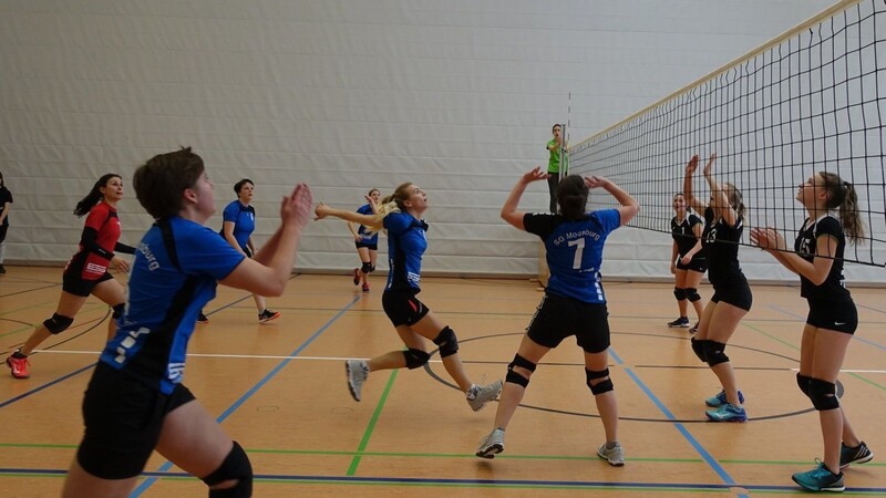Die Volleyballerinnen der SG Moosburg steigen in die Bezirksklasse auf.
