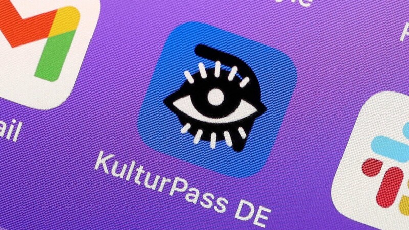 200 Euro Taschengeld von der Bundesregierung gibt es in der Kulturpass-App für alle, die heuer 18 Jahre alt werden. Auch in Regensburg nehmen einige Anbieter den Pass als Zahlungsmittel an .