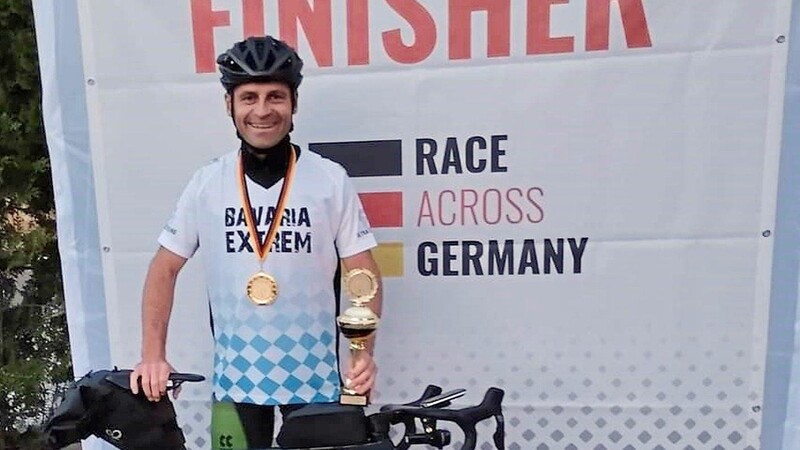 Christian Wühr hat Grund zum Strahlen. Er belegte beim Bavaria Extrem in der Kategorie non supportet - das heißt ohne Betreuerteam - den ersten Platz.