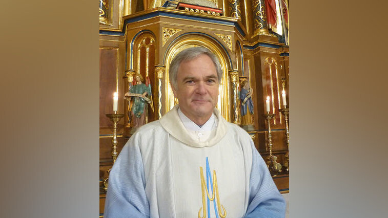 Pfarrer Josef Pöschl ist am Montag im Alter von 56 Jahren überraschend gestorben.
