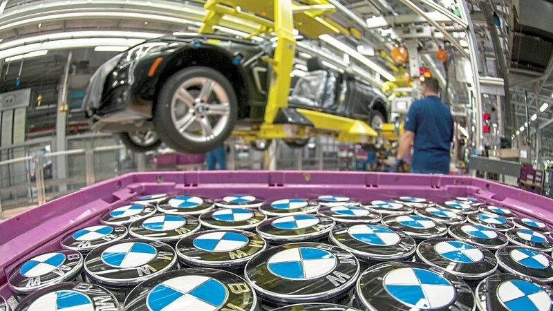 Die neuen EU-Abgasziele gefährden nach Einschätzung von Gewerkschaft und Arbeitgeber Tausende Jobs in der bayerischen Automobilbranche.