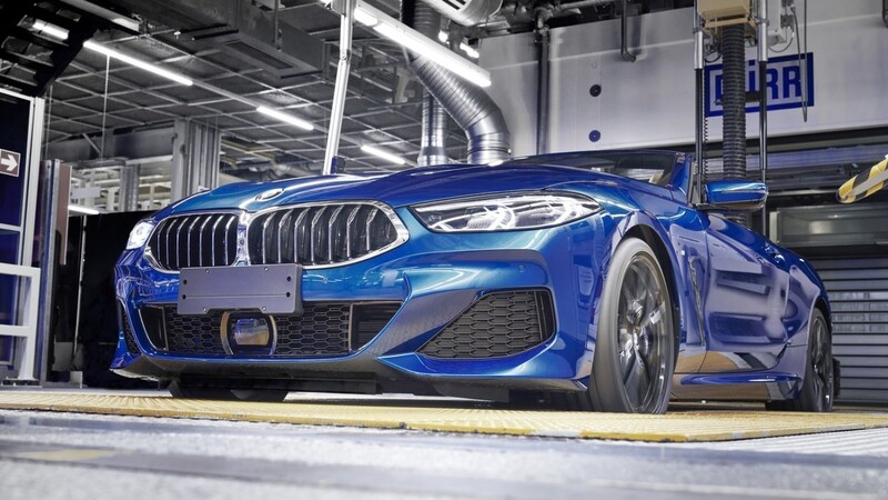 Das neue BMW 8er Cabriolet in der Prüfzone im BMW Group Werk Dingolfing.
