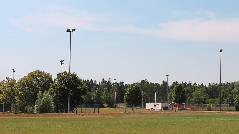 Die Umrüstung der Flutlichtanlage des FC Moosburg kostet rund 194 000 Euro, davon übernimmt die Stadt etwa 38 700 Euro.
