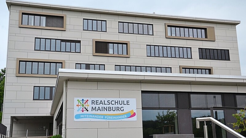 Zum zweiten Mal nach 2019/20 startet die Realschule Mainburg im neuen Schuljahr mit drei 5. Klassen. 73 Schüler sind bis dato angemeldet.