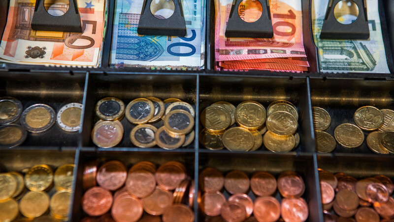 Kein Kleingeld, sondern rund neun Millionen Euro fehlen Stadtkämmerer Roman Preis bei den Einnahmen aus der Gewerbesteuer. Entsprechend düster sind die Aussichten für die nächsten Haushaltsjahre.